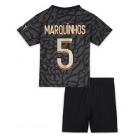 Billiga Paris Saint-Germain Marquinhos #5 Barnkläder Tredje fotbollskläder till baby 2023-24 Kortärmad (+ Korta byxor)